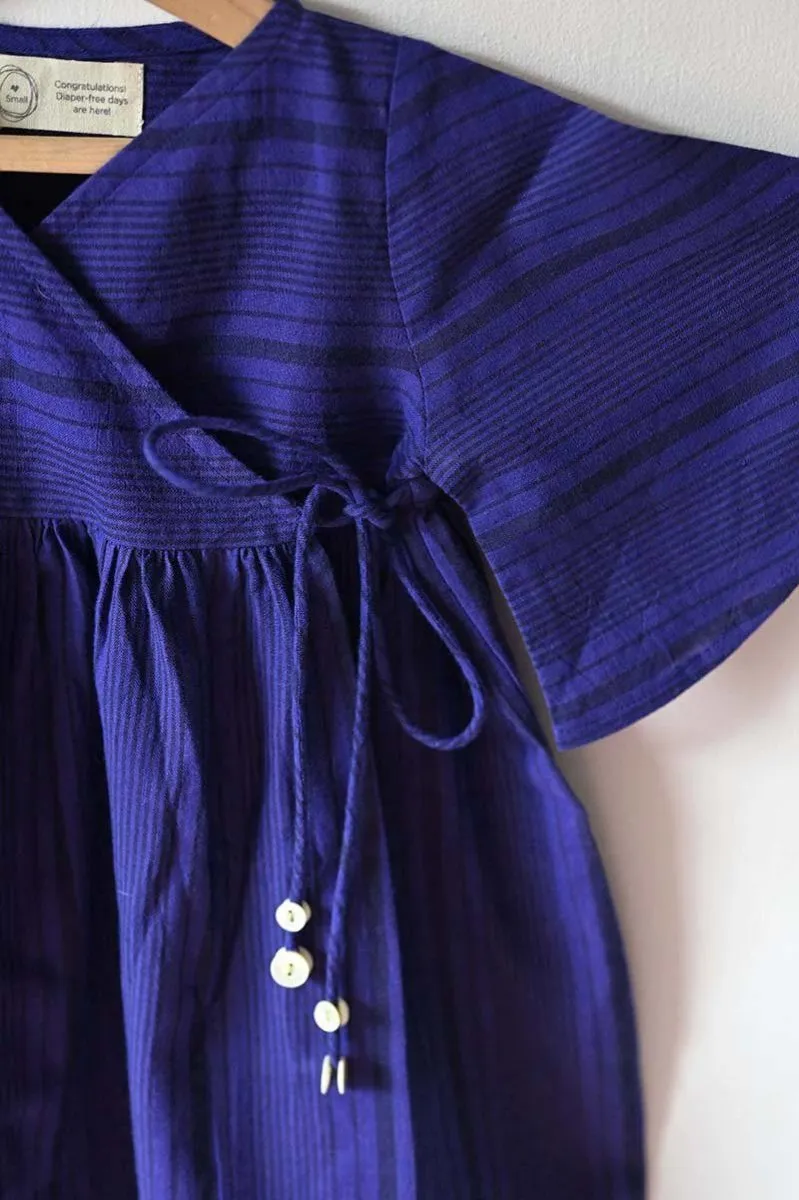 Dancing Trees' Kimono, A Classic Ltwt Design With Flared Sleeves In Aubergine