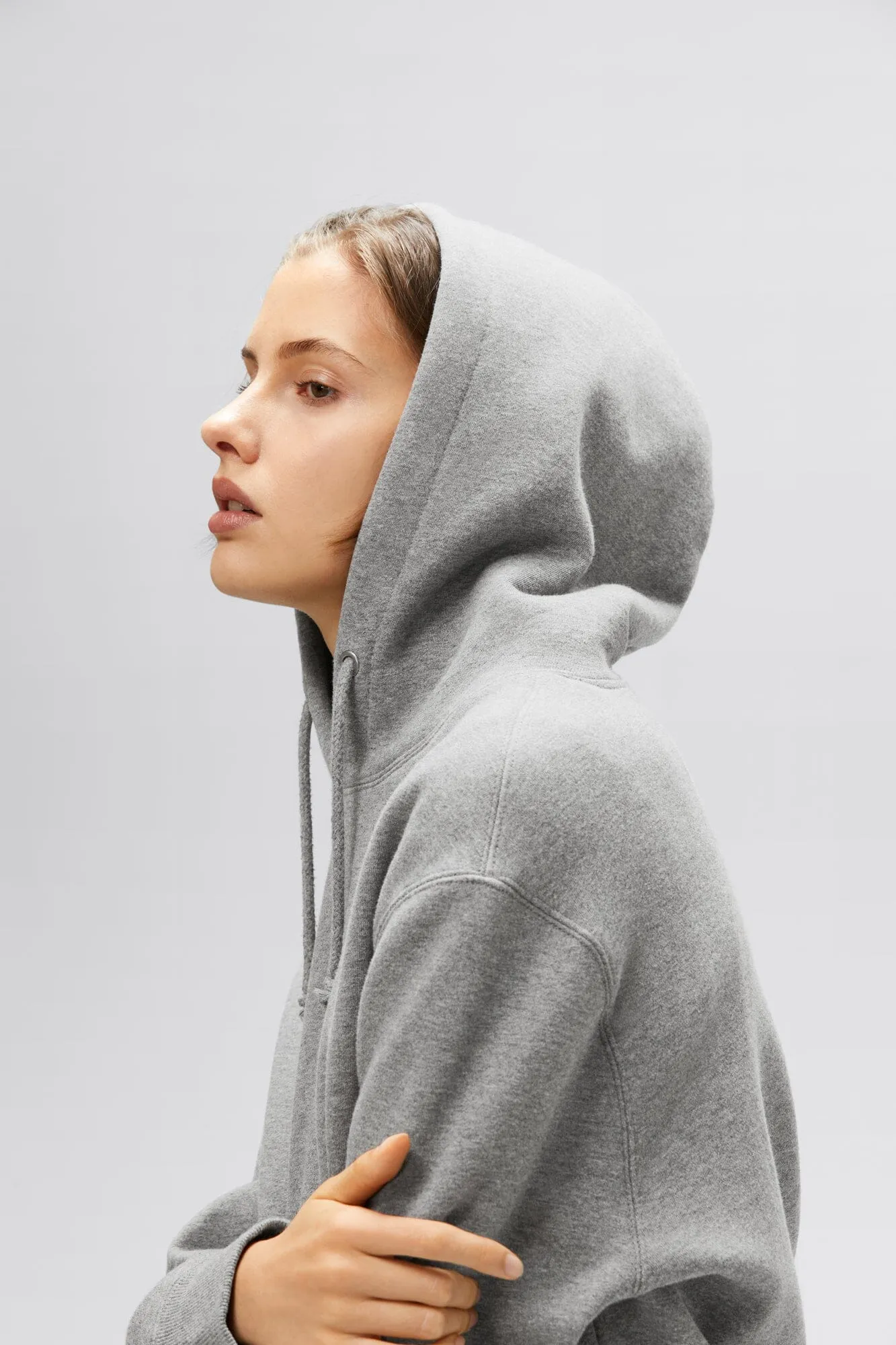 ESSENTIAL HOODIE